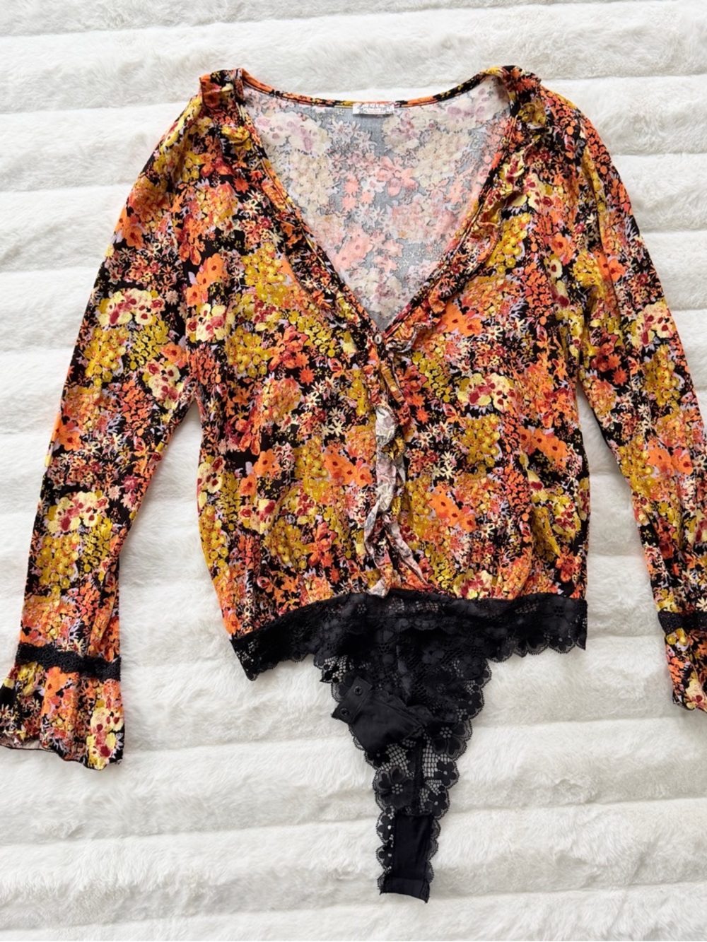 Free People Intimately Floral Bodysuit Boho Ruffle Bell Sleeve V Neck Size S - Picture 3 of 12